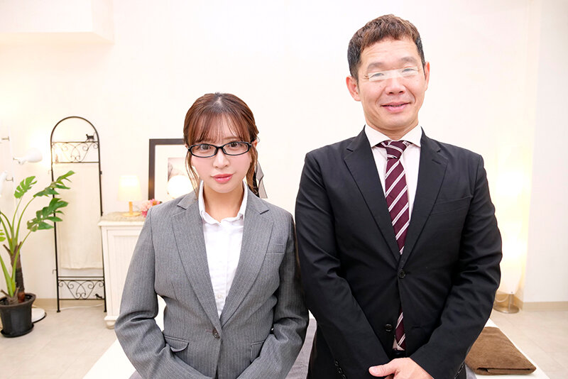 会社の同僚男女が仕事の合間に密着オイルエステでヌルヌル素股に挑戦！ 小那海あや サンプル 1