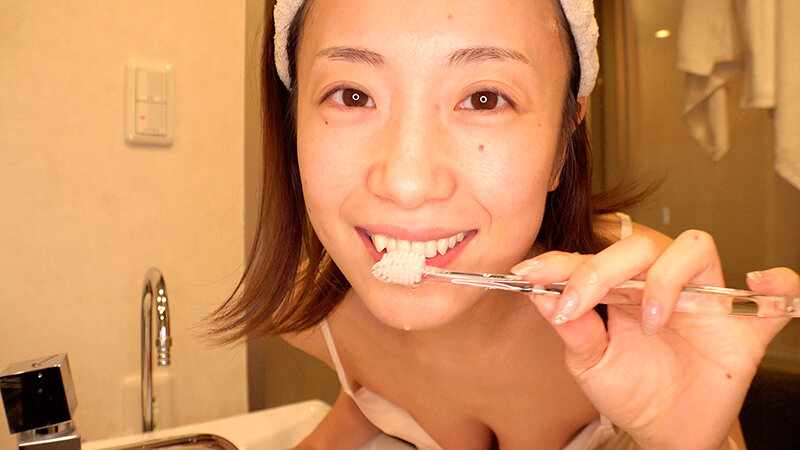職場で知り合った美人パートの長瀬麻美さんは人生で一度も精子を飲んだことが無いみたいで、ラブホ飲みで距離感縮めてSEXしたらゴックンしてくれたので旦那が帰宅するPM22:00まで何度も精飲と中出しをした。 サンプル 15