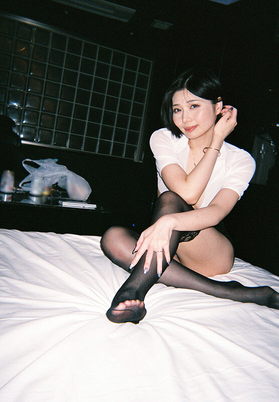 妊活中で味気ないSEXをする旦那の代わりに休日デートとして呼び出してきたゴックン大好きセフレ真野祈とラブホはしごで何度も精飲と激しい中出しSEXをした サンプル 1