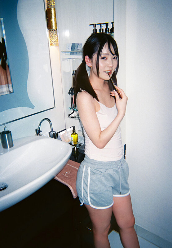 バイト仲間の後輩ちゃん美ノ嶋めぐりにドライブを誘われラブホに入り付き合いたて彼氏に変態と思われたくないから…と興味本位で初めての精飲をしたらザーメンの味に興奮し夜まで何度もゴックンと中出しをした サンプル 3