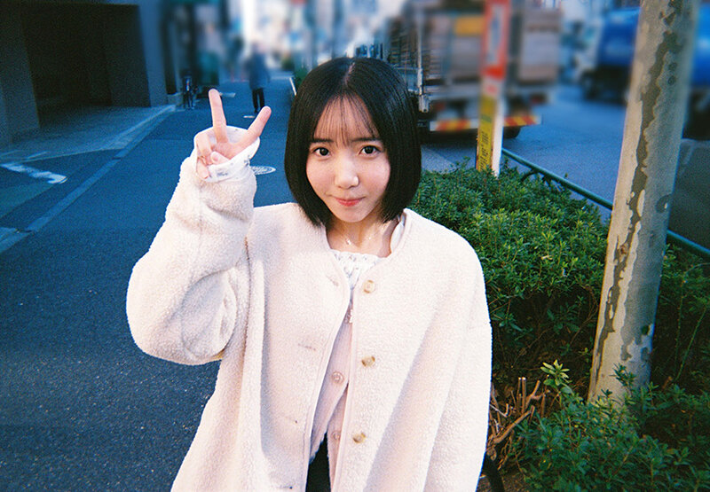 園内で知り合った保育士さん美咲音と2-3回軽いデートをした後に今度は1日中会いたいと誘われたのでドライブすると信号待ちでキスされホテルデートを持ち込まれ何度も精飲と中出しをせがまれた サンプル 3
