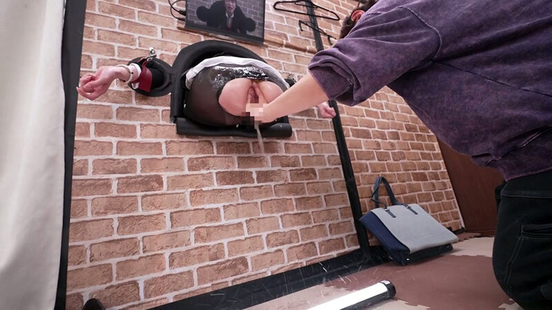 街行くデカ尻OL限定！外したら即ハメ中出し壁尻スタイルDE利きバイブチャレンジ！極太バイブで膣奥を刺激されスケベ尻丸出しイキ潮噴射が止まらない！！～ゆい編～ サンプル 9