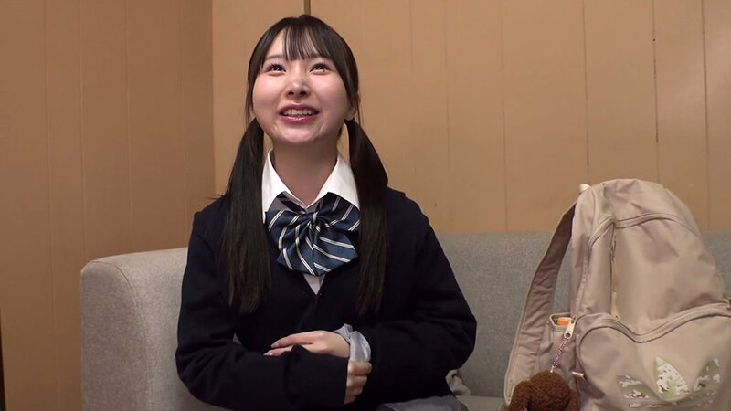 女子○生限定！おしっこ世界一周！潮を吹きながら360度回転できたら賞金10万円！連続噴射で感度があがった未成熟オマ〇コに大人のデカチンピストンで連続イキ潮噴射が止まらない！！～ひまり編～ サンプル 1
