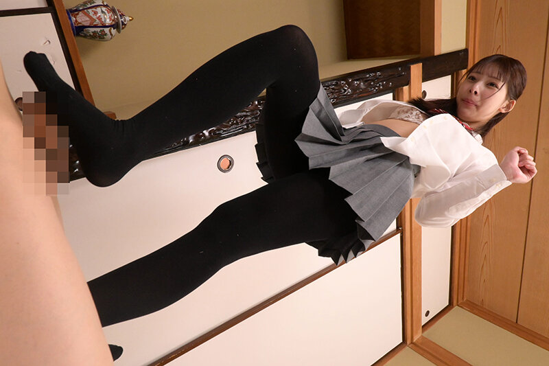 オナホ初めて見た！使って見せて欲しいな！勃起しないと使えないよ！じゃ、私が君のオチ〇チン勃起させたら使ってくれる？もちろんだよ！！ 桜木美音 サンプル 7