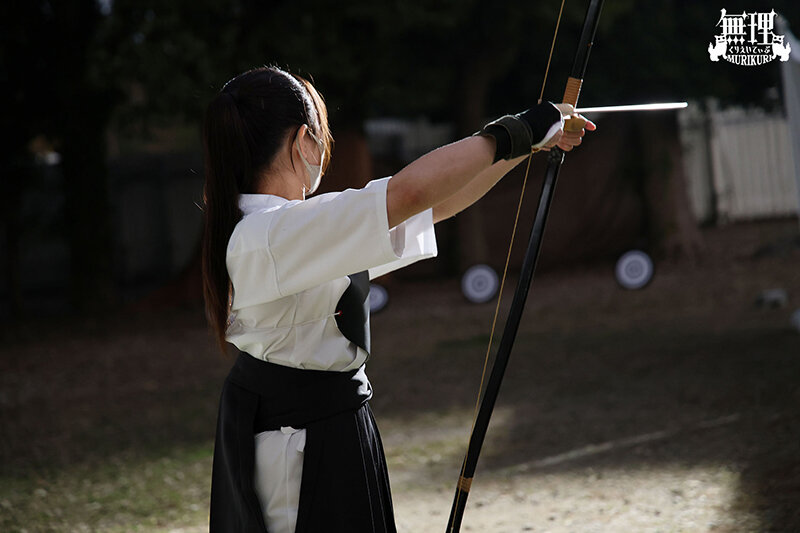 練習中に弓道部女子2人をパワハラ性指導で掌握して言いなりW穴奴● サンプル 10