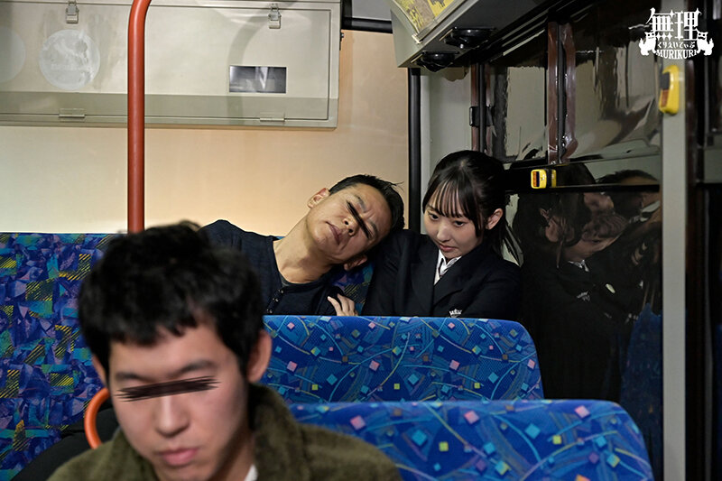 大量ぶっかけ路上凌● 痴●バスに計画乗車させられた美顔J〇が精液ぐちゃドロ羞恥下校 サンプル 9