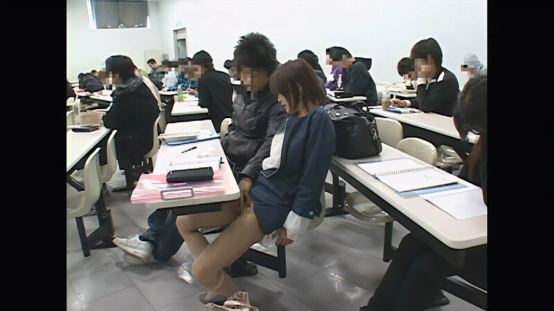 【AIリマスター】大学の授業中に痴●され声も出せず絶頂する女子大生 サンプル 17