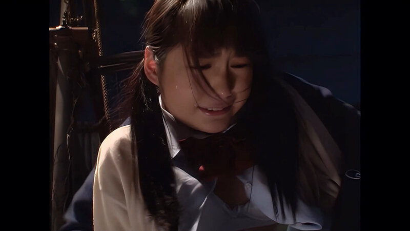 【AIリマスター】手錠の鍵はマ○コの中 貴方が下半身丸出しの女子校生に「鍵を取って下さい」と助けを求められたら犯さずにいれますか？ サンプル 15
