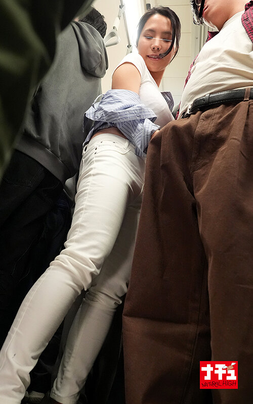 M男開発電車3 ポケット手コキで着衣内射精させる責め好きお姉さん サンプル 16