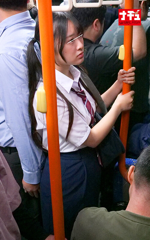 満員バスで対面スロー中出し羞恥に興奮して精子掻き出しオナニーしだすデカ尻J○ サンプル 15