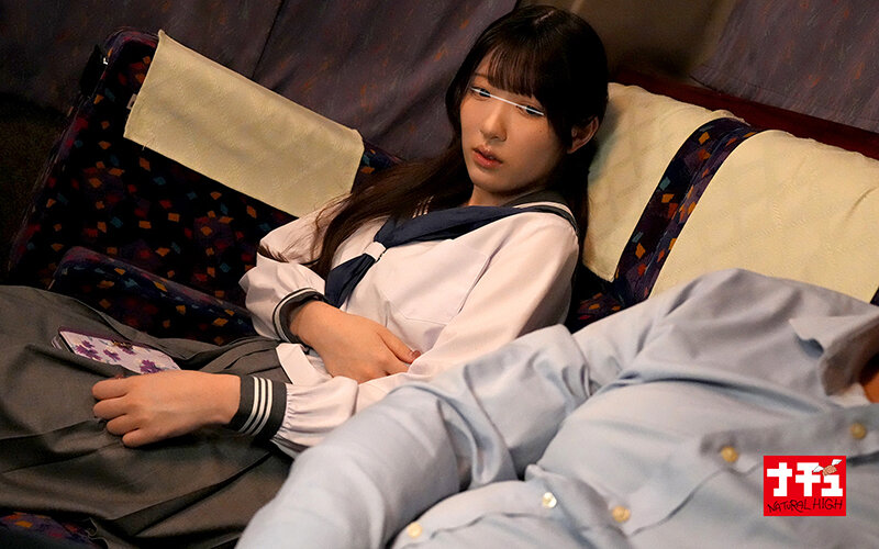 就寝中の夜行バスで指マンされた恐怖に目を開けられず寝たふりしながらイキまくる気弱女子5 増量中出しSP サンプル 13