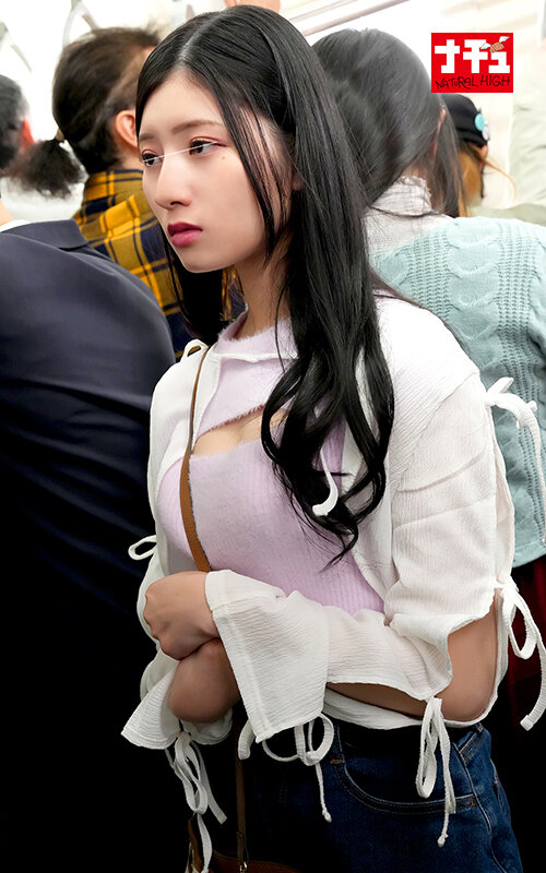 胸穴から生乳をだされる羞恥で乳首を勃たせ発情するカットアウト女子 サンプル 3