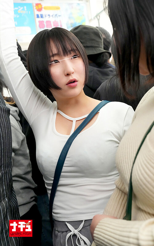 胸穴から生乳をだされる羞恥で乳首を勃たせ発情するカットアウト女子 サンプル 9