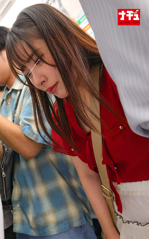彼氏の横で粘着クリいじりされ声も出せず隠しエロ顔しまくる女2 敏感小柄娘 サンプル 3
