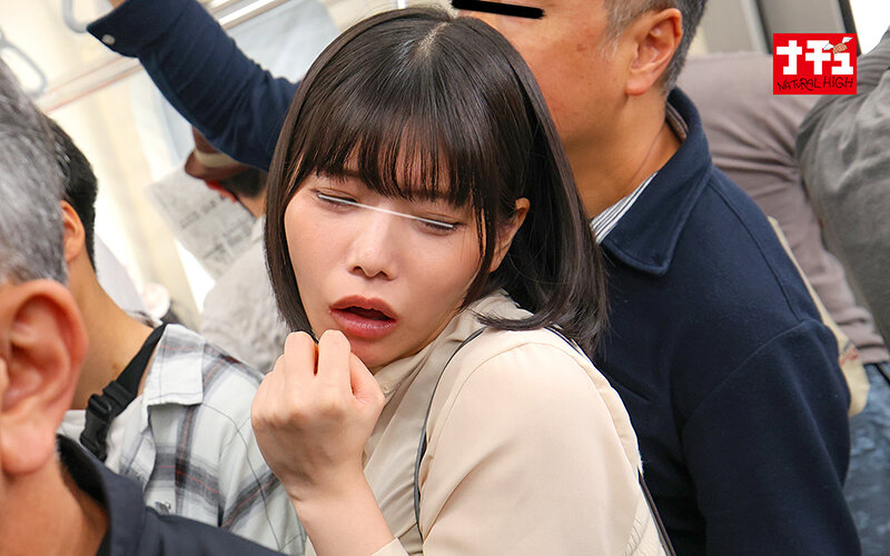 彼氏の横で粘着クリいじりされ声も出せず隠しエロ顔しまくる女2 デカ乳M女 サンプル 4