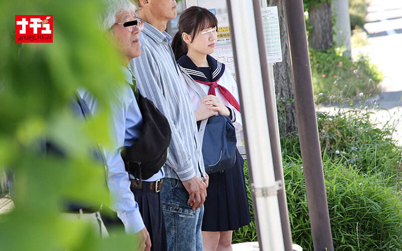 下着の上から弄りまわすクリ責めで発情イキする敏感マンスジJ○羞恥 一分丈のグレーのパンティ サンプル 2