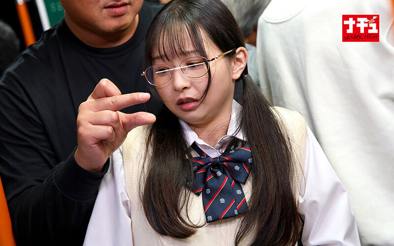 下着の上から弄りまわすクリ責めで発情イキする敏感マンスジJ○羞恥 シンプルな薄いブルーのパンティ サンプル 4