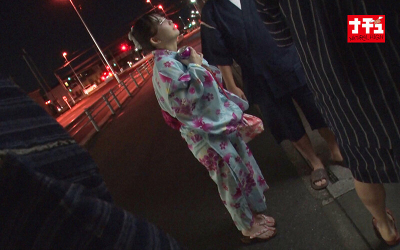 帰宅中の車内で大人に乳首をいじられ怯えて寝たふりしながら発情しだすおチビさん 推定146cm デカ尻娘 サンプル 2