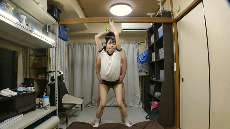 神田ゆい ムチムチ美尻 神ブルマ 美少女やぽっちゃり娘らにピチピチブルマ＆体操着を着せ、ハミパン、ムレムレワレメを毛穴まで見えるほどの超ドアップ接写！さらに尻コキ、着衣お漏らし放尿やブルマぶっかけ等ブルマ好きに送る完全着衣フェチAV サンプル 9