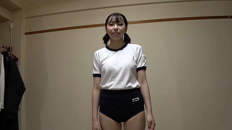 神田ゆい ムチムチ美尻 神ブルマ 美少女やぽっちゃり娘らにピチピチブルマ＆体操着を着せ、ハミパン、ムレムレワレメを毛穴まで見えるほどの超ドアップ接写！さらに尻コキ、着衣お漏らし放尿やブルマぶっかけ等ブルマ好きに送る完全着衣フェチAV サンプル 17