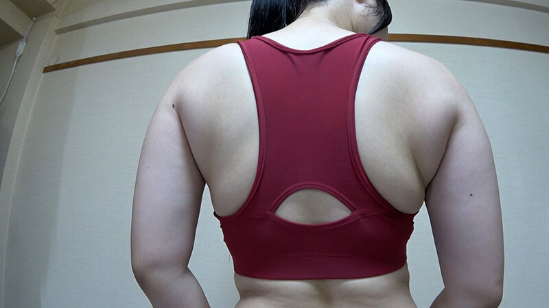 中条りの 神陸上ウェア スポーツ日焼けから筋肉美女アスリートの秘部を隠してきたウェアを巨乳や美乳パイパンや剛毛娘に着せジョリワキやハミ毛を堪能。陸上ユニホーム女子の太腿やお尻や着衣放尿まで！！身体にフィットするウェアのキワキワを超接写＆完全着衣でハメ撮り サンプル 2
