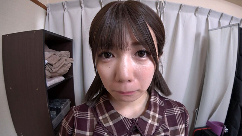 【AV女優前夜 日向由奈】初流出！？デビュー前の極秘カメラテスト。演技も知らぬ無垢な姿で言いなりになったリアルな初本番。恥のクリ剥き自己紹介をさせられたド緊張の素人時代にみせる処女作超えの初物ファック。AVメーカー社長の私物映像を大公開 サンプル 1