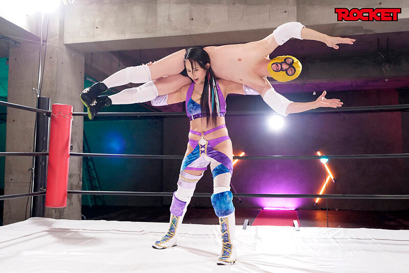 バスト100センチJカップ 巨乳女子プロレスラー天雷KOU 痛恨の危険日直撃！連姦中出しデスマッチ！！ リングで初めて男と戦い発情！悔しい…でも感じちゃう！不条理ハンディキャップマッチで無念の初潮吹き種付け中出し妊娠確定！！ サンプル 2