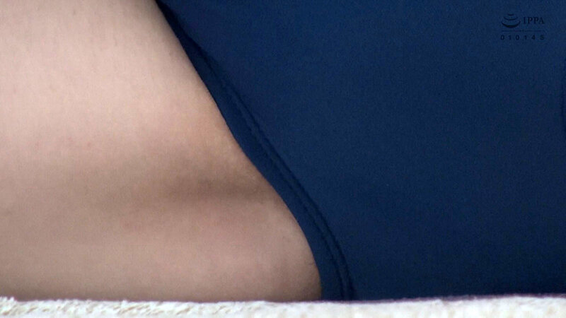 本田さとみ こんな可愛い子がハミ毛！？ 毛穴まで見える大接写＆フェラ抜きザーメン水着垂らし サンプル 2
