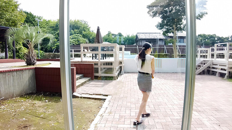 公衆電話ボックス360度 爆乳素人きき乳首チャレンジ ひなみさん（21歳・大学生） サンプル 6