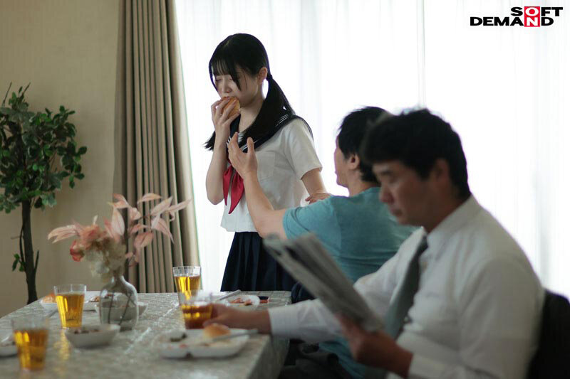いつしか生え揃っていた妹の陰毛を剃毛しては漏れ出た愛液を吸い続けています 桃色かぞく 南あいり サンプル 3