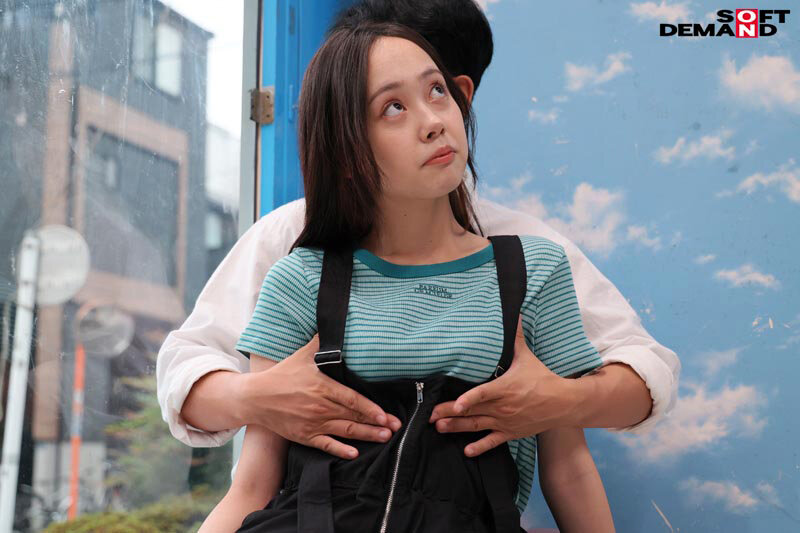 マジックミラー号 オーバーオール姿の美巨乳大学生限定！！ 初めてのDEEP乳揉みで感度を上げて素人娘とガチSEX サンプル 9