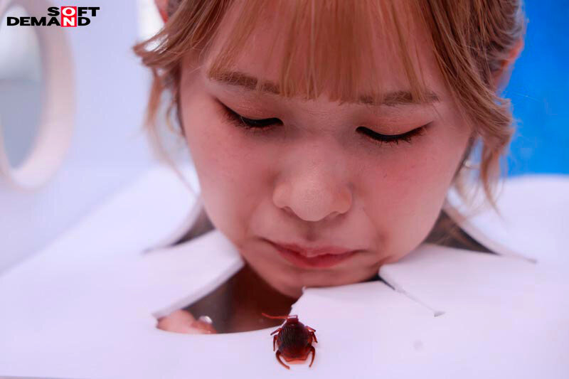 ’FREEZE’し続けられたら賞金ゲット！ どんな妨害をされても絶対に動いちゃダメ！ ウブな女子大生限定！ ノーリアクションで快感ガマン耐久チャレンジ！！ サンプル 18