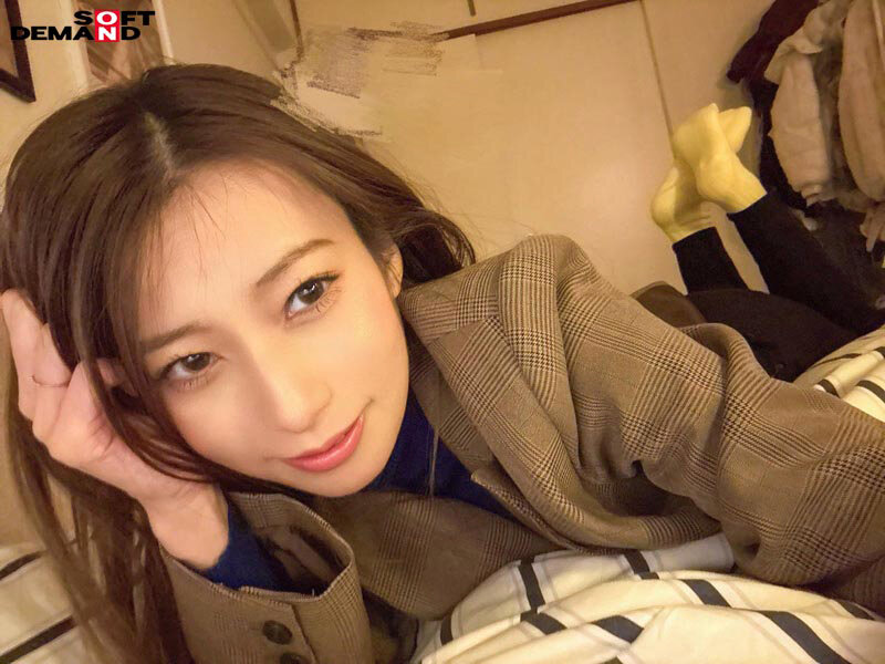SNS総フォロワー4万人の公務員 市役所勤務のイラマで感じる奥さん 永尾あかね 37才 AV DEBUT サンプル 4