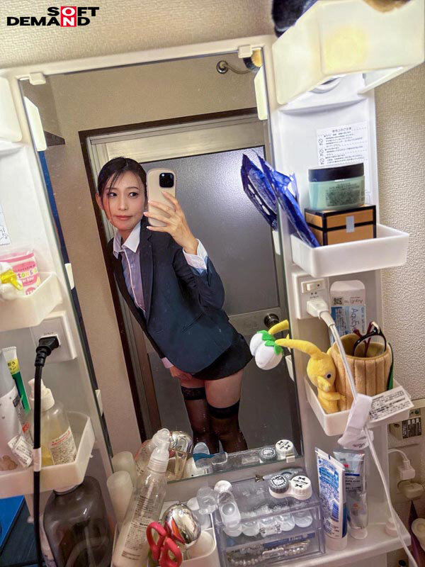 SNS総フォロワー4万人の公務員 市役所勤務のイラマで感じる奥さん 永尾あかね 37才 AV DEBUT サンプル 7