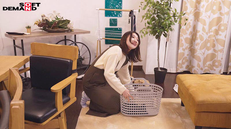 有澤まゆか 36歳 明るいママさんが年下絶倫男子宅で家事、料理、性欲のお供 絶倫男子たちに無限に発射されちゃう1日奥さん サンプル 11