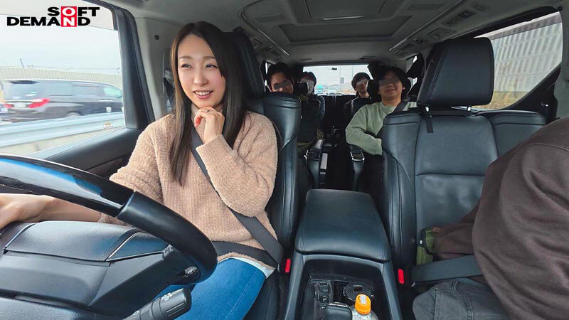 SNSフォロワー9万人の人妻タクシードライバー春木蘭子45歳 第2章 旦那の代わりにセカンドパートナー求めてもいいですか？ フォロワー達とお泊り不倫旅行 サンプル 5