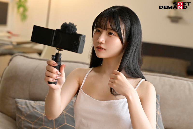 18歳淫語レッスン 明るく元気な笑顔が真っ赤っか！ずっとカメラ目線でおぢさんに無理くり恥ずかしいこと言わされちゃった 南あいり サンプル 8