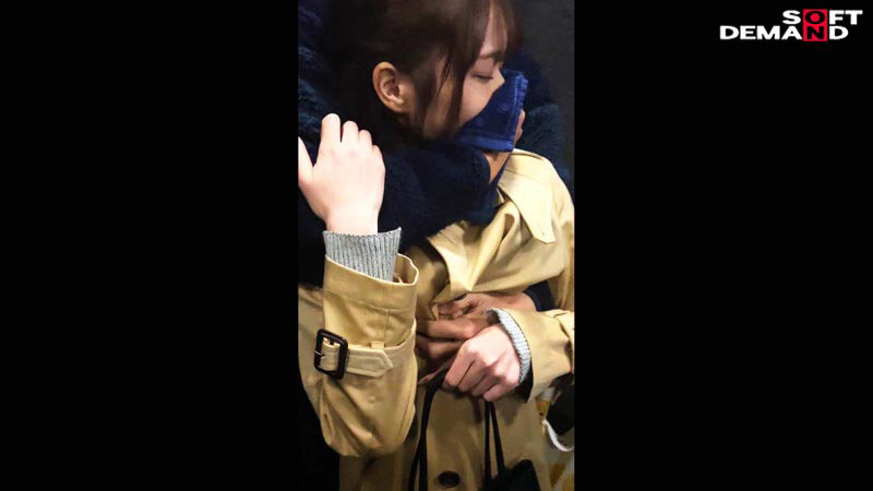 関係希求型ス〇ーカーの記録 サロン受付嬢を〇剤〇致 起き抜け即首しめイラマチオで生中出しXXX サンプル 16