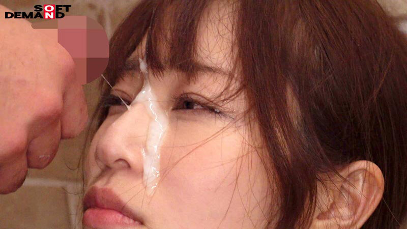 美人カフェ店員が出勤～退勤まで。変態クレーマーが超濃厚精子を顔面に連続ぶっかけセクハラ サンプル 11