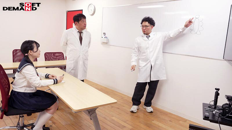 未だ恋も知らない処女 湯浅紬（20） クラスで唯一物怖じせずに話せる、化粧っ気のない二次元エロ好き女オタク。そんなあの娘が東京でAVデビュー サンプル 15