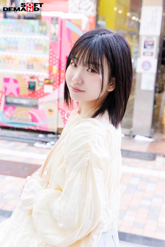 未だ恋も知らない処女 湯浅紬（20） クラスで唯一物怖じせずに話せる、化粧っ気のない二次元エロ好き女オタク。そんなあの娘が東京でAVデビュー サンプル 2