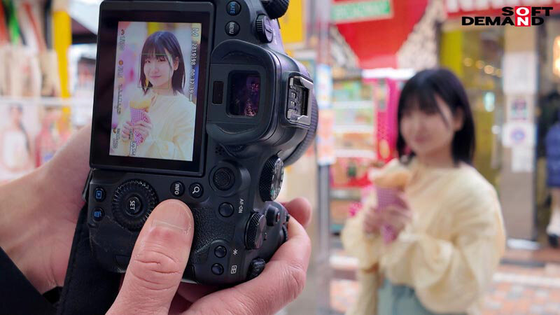 未だ恋も知らない処女 湯浅紬（20） クラスで唯一物怖じせずに話せる、化粧っ気のない二次元エロ好き女オタク。そんなあの娘が東京でAVデビュー サンプル 5