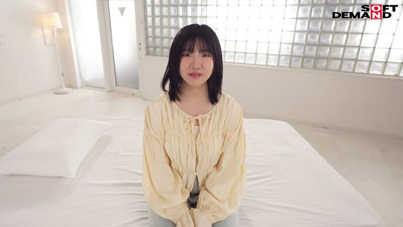 未だ恋も知らない処女 湯浅紬（20） クラスで唯一物怖じせずに話せる、化粧っ気のない二次元エロ好き女オタク。そんなあの娘が東京でAVデビュー サンプル 7