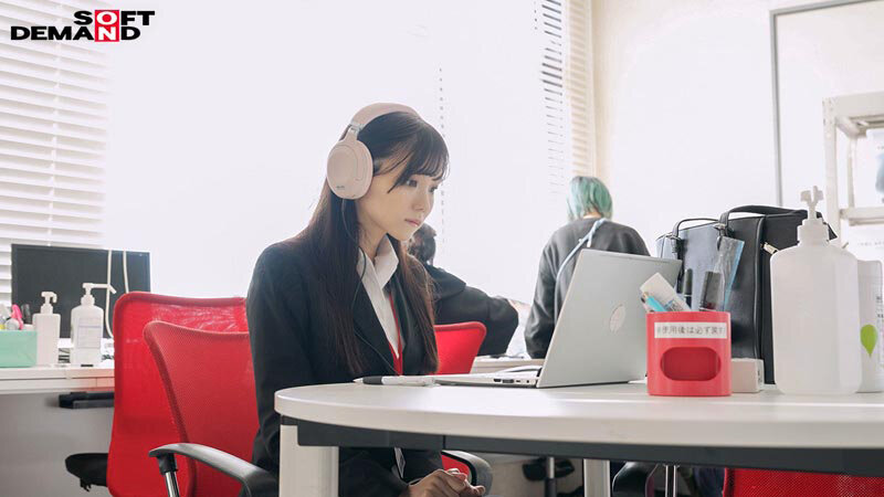 宣伝部 松永あかり 2度目のAV出演 はじめて尽くしの5日間に密着！ こっそり露出 主観フェラ ローションプレイ 玩具オナニー 3P サンプル 3