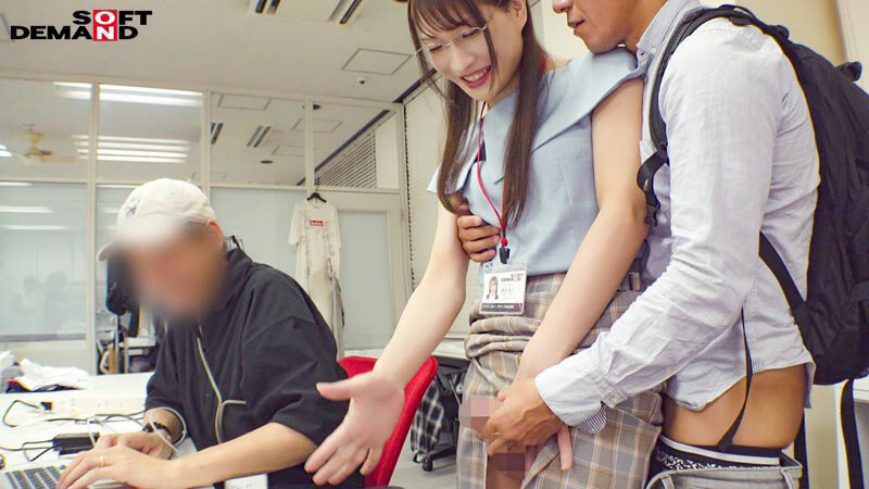 システム部に入った諏訪さんは社会人経験10年以上の頼れる聡明姉御肌 しかもち○ぽ（18cm）が生えている LGBTQ＋SOD女子社員が入社初日からAV出演業務 システム部 中途1年目 諏訪珠生 サンプル 14