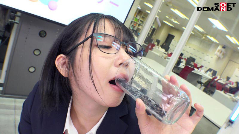 「ザーメンと最も相性の良い食べ物は何か？」をSOD女子社員3名が真面目に検証してみた結果 計46食の濃厚ホンモノ精子でお腹いっぱい 咀嚼でじっくり味わいごっくん飲み込むザ～汁マリアージュ食ザー実験 SOD性科学ラボ REPORT23 サンプル 20