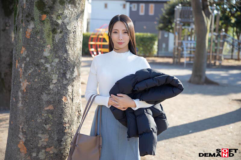 【本物人妻総集編】本物人妻15名が初めてのAV体験で見せたカメラの前での初セックス＆緊張と溢れる興奮を抑えきれない初中出し合計17SEX収録2枚組 10時間 サンプル 13