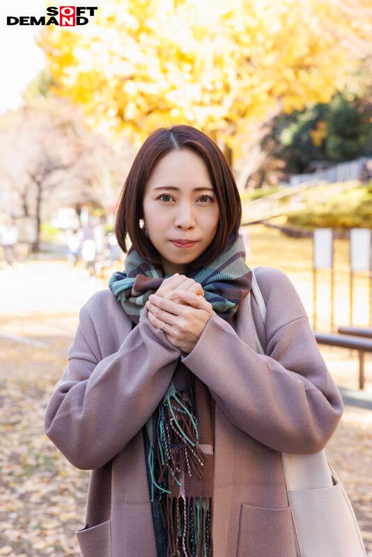 【本物人妻総集編】本物人妻15名が初めてのAV体験で見せたカメラの前での初セックス＆緊張と溢れる興奮を抑えきれない初中出し合計17SEX収録2枚組 10時間 サンプル 6