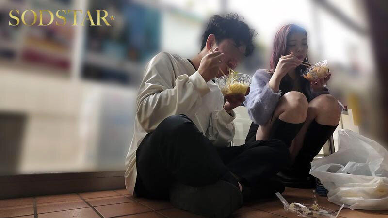 金曜夜、男友達よりも気が知れてる地元の連れと合流。学生みたいに遊びまくり疲れ果てた僕ら。ノリで入ったラブホで初めて見た‘欲しがり女顔’に歯止めが効かず、朝がきても狂ったようにヤリ続けた。 神木麗 サンプル 2