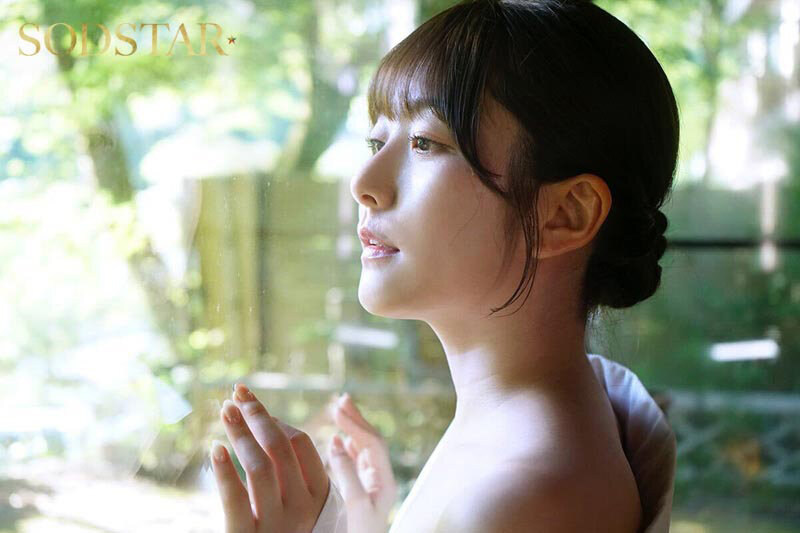 温泉旅行中の単独客やカップル 夫婦の男性を誘惑 館内で寝取りセックスをくり返す淫乱美人な若女将 青空ひかり サンプル 2